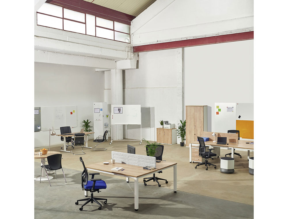 ARMARIO ROCADA CON TRES ESTANTES Y DOS PUERTAS INFERIORES SERIE STORE 156X90X45 CM ACABADO GRIS/BCO