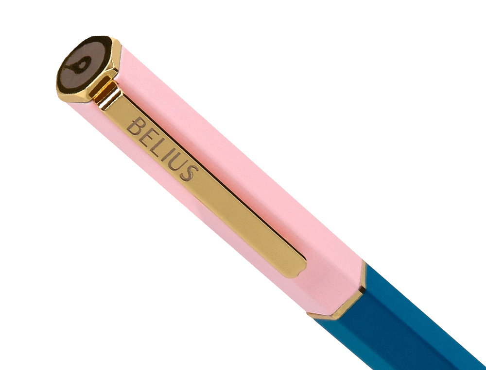 BOLIGRAFO BELIUS MACARON BLISS FORMA HEXAGONAL COLOR ROSA/ AZUL Y DORADO TINTA AZUL CAJA DE DISEÑO