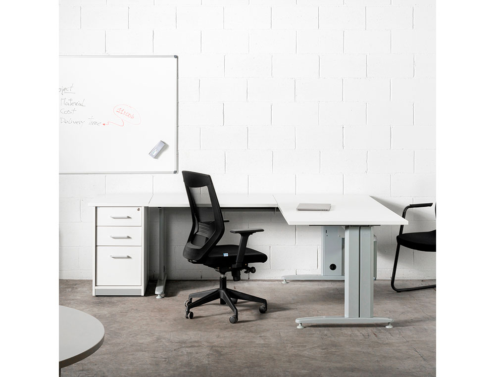 PIZARRA BLANCA ROCADA LACADA MAGNETICA MARCO ALUMINIO CON CANTONERAS 100X200 CM