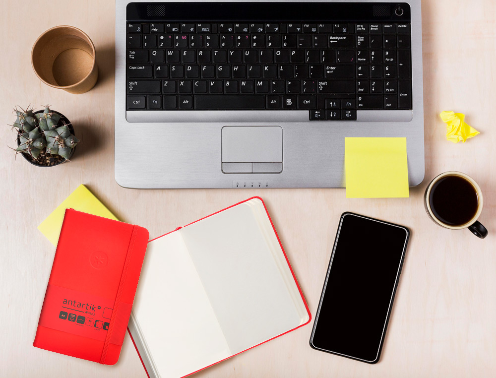 CUADERNO CON GOMILLA ANTARTIK NOTES TAPA DURA A6 HOJAS LISAS ROJO 100 HOJAS 80 GR FSC