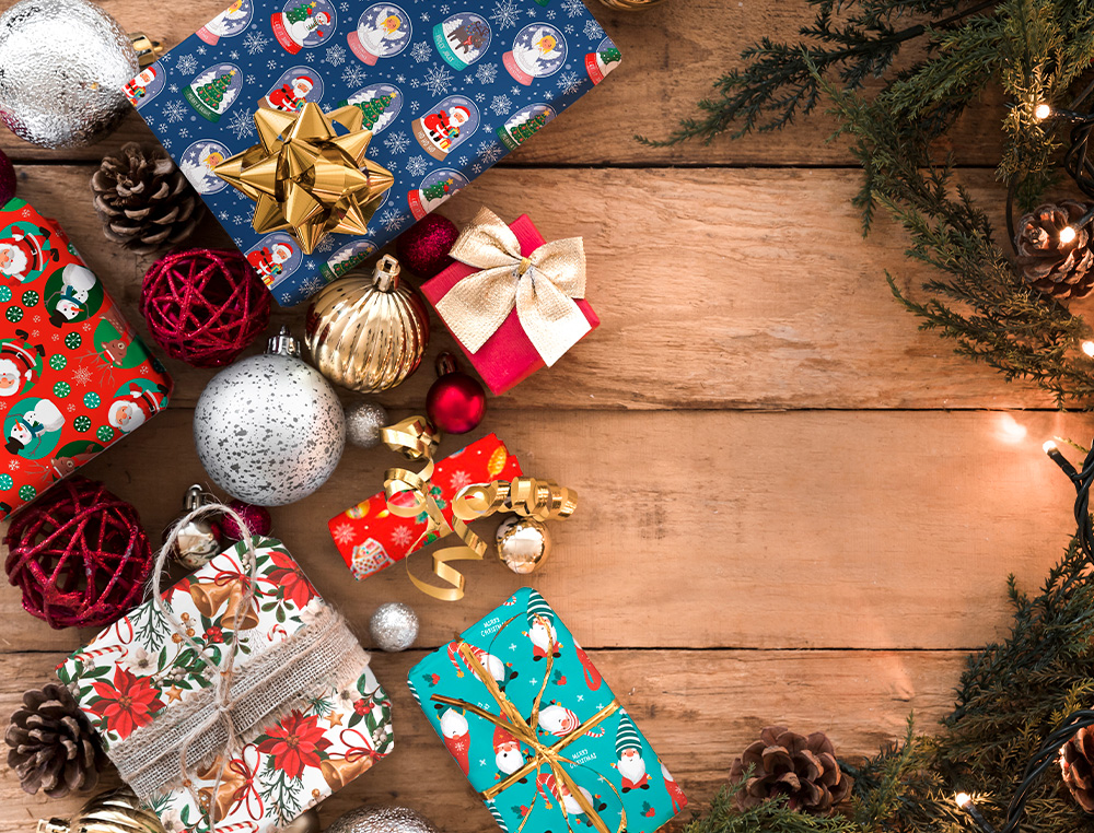 PAPEL DE REGALO LIDERPAPEL NAVIDAD ROLLO ANCHO 70 CM LONGITUD 2 MT GRAMAJE 60 GR DISEOS SURTIDOS C-2024