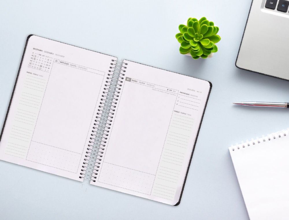 AGENDA ESPIRAL ANTARTIK ESSENTIALS A5+ 2026 DÍA PÁGINAAZUL CLARO PAPEL 80G FSC