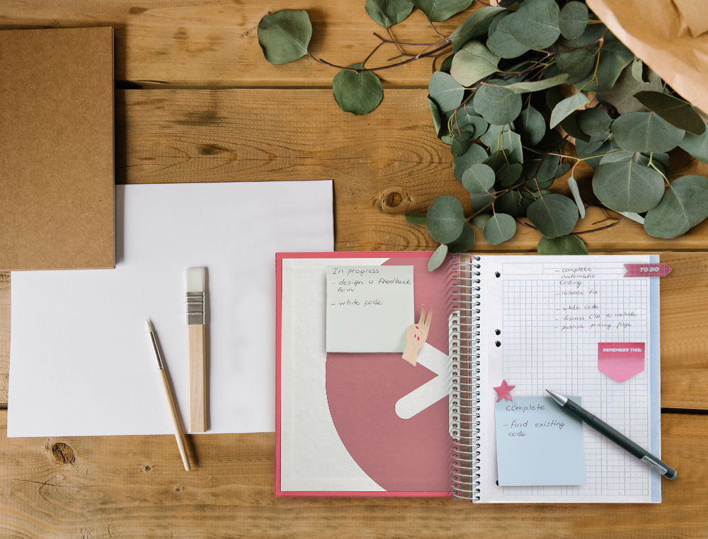 CUADERNO ESPIRAL A5 MICRO ANTARTIK TAPA FORRADA120H 90 GR CUADRO 5 MM 5 BAND 6 TALADROS COLOR CORAL